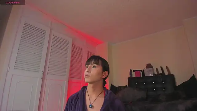 Snapshot of Draculairis chatting on 09.18.25 Draculairis online show from 09.18.25