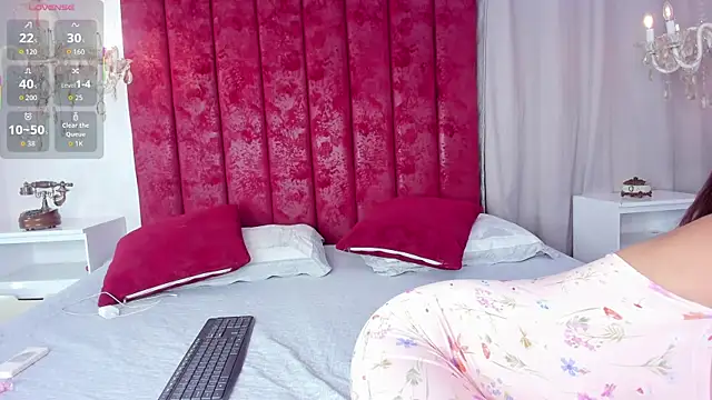 Melody smiith  online show from 09.17.25