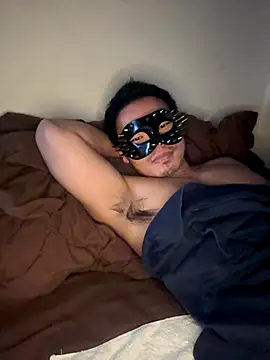 Snapshot of meme_n chatting on 11.07.25 meme n online show from 11.07.25