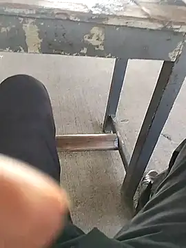 Snapshot of hot_manu001 chatting on 11.17.25 hot manu001 online show from 11.17.25