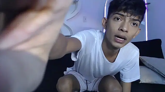 Snapshot of PRETTY_SEX1 chatting on 10.02.25 PRETTY SEX1 online show from 10.02.25