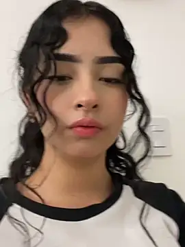 Snapshot of RosseMelody chatting on 09.30.25 RosseMelody online show from 09.30.25