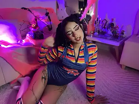 Snapshot of RosseMelody chatting on 10.21.25 RosseMelody online show from 10.21.25