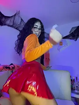 Snapshot of RosseMelody chatting on 10.27.25 RosseMelody online show from 10.27.25