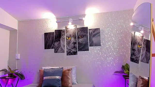 Snapshot of nils_saint chatting on 10.25.25 nils saint online show from 10.25.25