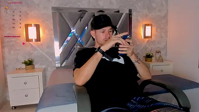 Snapshot of nils_saint chatting on 11.17.25 nils saint online show from 11.17.25