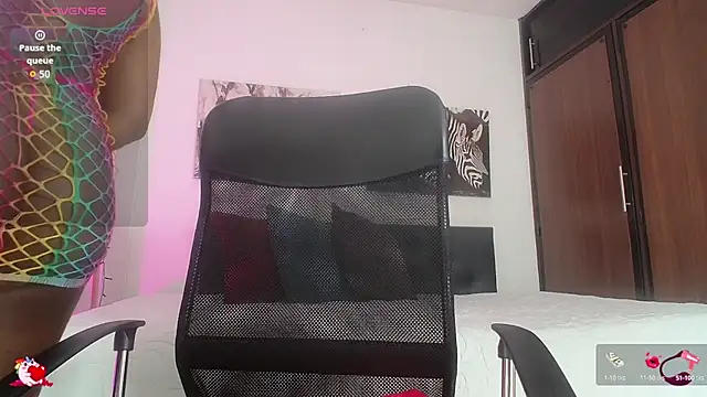 BarbaraGil1 online show from 09.30.25