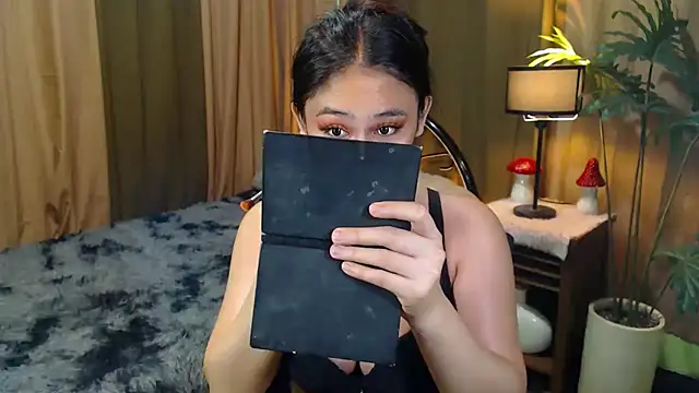 MALICIOUS EVA online show from 11.05.25