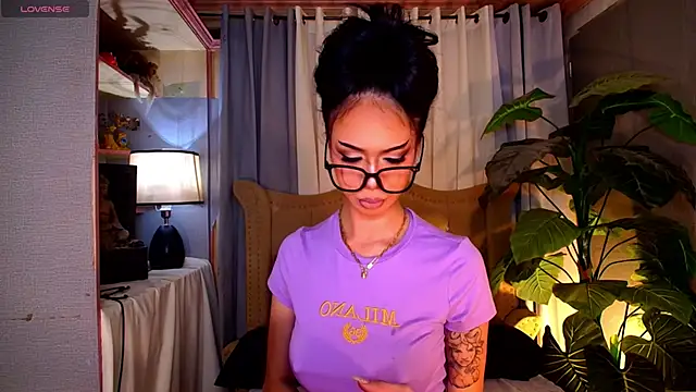 UrMassiveCockSabrinaOnTop online show from 11.14.25