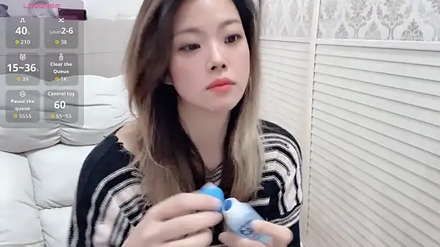 Snapshot of Holiland chatting on 11.06.25 Holiland online show from 11.06.25