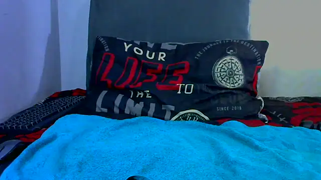 Snapshot of shy-lillyX22 chatting on 10.18.25 shy-lillyX22 online show from 10.18.25