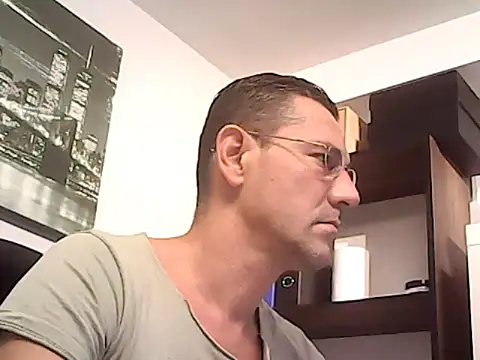 Snapshot of mastercharisma35 chatting on 10.06.25 mastercharisma35 online show from 10.06.25