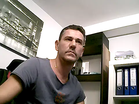 Snapshot of mastercharisma35 chatting on 11.05.25 mastercharisma35 online show from 11.05.25