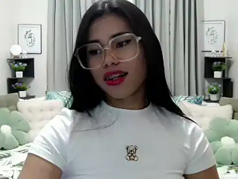 PrettyBlythes TS online show from 10.12.25