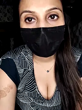 Snapshot of Horny_Shalu chatting on 10.11.25 Horny Shalu online show from 10.11.25