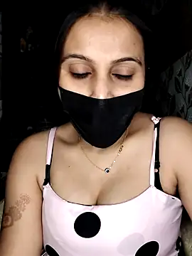 Snapshot of Horny_Shalu chatting on 10.15.25 Horny Shalu online show from 10.15.25