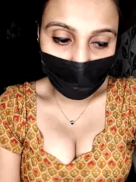 Snapshot of Horny_Shalu chatting on 10.26.25 Horny Shalu online show from 10.26.25