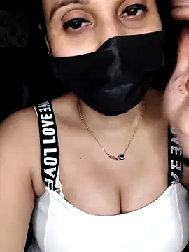 Snapshot of Horny_Shalu chatting on 10.27.25 Horny Shalu online show from 10.27.25