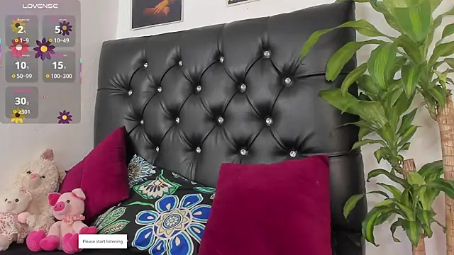 Britney Rose online show from 09.29.25