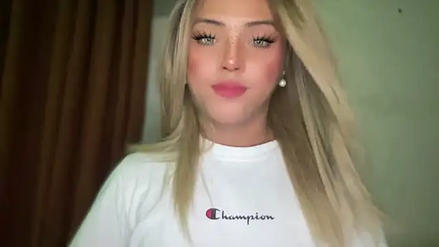 Snapshot of calimonroe chatting on 11.16.25 calimonroe online show from 11.16.25