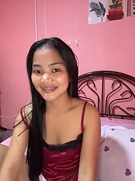 Snapshot of princess_janine chatting on 10.07.25 princess janine online show from 10.07.25