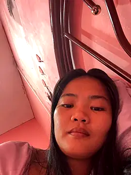 Snapshot of princess_janine chatting on 10.12.25 princess janine online show from 10.12.25