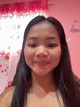 Snapshot of princess_janine chatting on 10.23.25 princess janine online show from 10.23.25