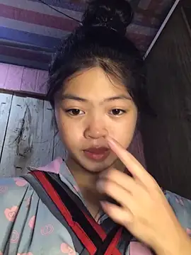 Snapshot of Thy00__ chatting on 09.28.25 Thy00 online show from 09.28.25