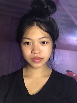 Snapshot of Thy00__ chatting on 10.04.25 Thy00 online show from 10.04.25