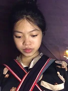 Snapshot of Thy00__ chatting on 10.07.25 Thy00 online show from 10.07.25