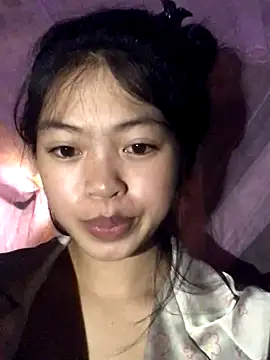 Snapshot of Thy00__ chatting on 10.12.25 Thy00 online show from 10.12.25