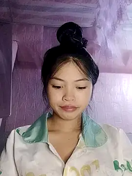 Snapshot of Thy00__ chatting on 10.26.25 Thy00 online show from 10.26.25