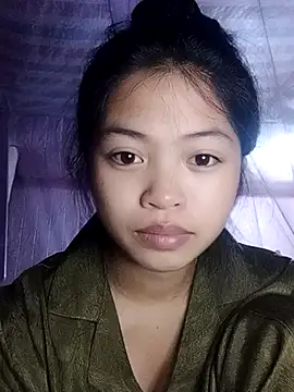 Snapshot of Thy00__ chatting on 10.27.25 Thy00 online show from 10.27.25