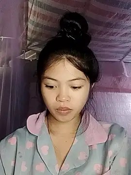 Snapshot of Thy00__ chatting on 10.29.25 Thy00 online show from 10.29.25