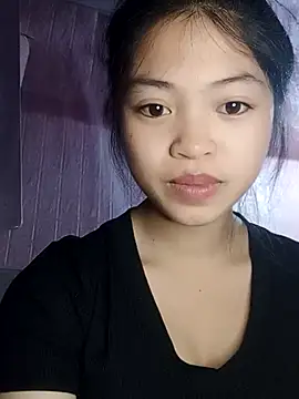 Snapshot of Thy00__ chatting on 10.29.25 Thy00 online show from 10.29.25