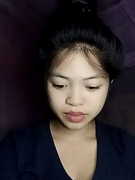 Snapshot of Thy00__ chatting on 11.12.25 Thy00 online show from 11.12.25