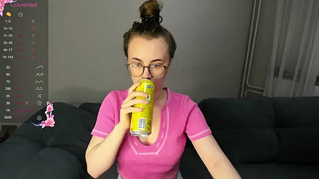 MewStella online show from 12.14.25