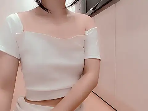 Snapshot of Tea_Mei chatting on 10.13.25 Tea Mei online show from 10.13.25