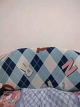 Snapshot of Yina219 chatting on 09.18.25 Yina219 online show from 09.18.25