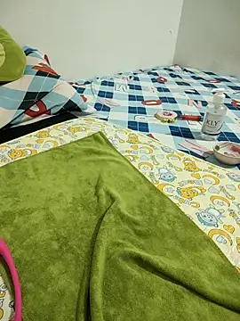 Snapshot of Yina219 chatting on 10.08.25 Yina219 online show from 10.08.25