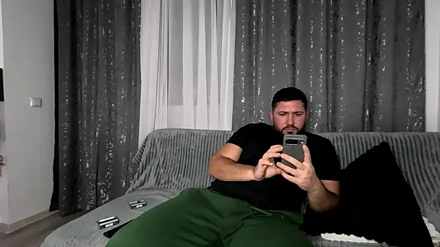 Gold Alpha Boy online show from 11.20.25