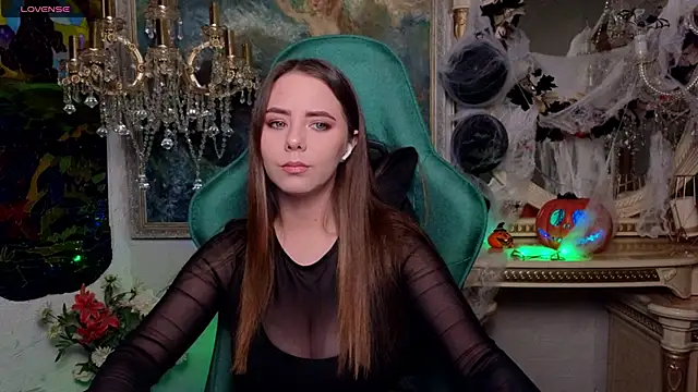 Snapshot of IvoryWood_ chatting on 11.01.25 IvoryWood online show from 11.01.25