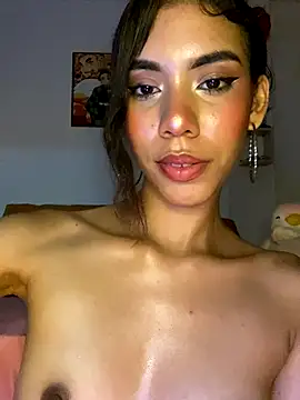 Snapshot of BellaHarper1 chatting on 10.01.25 BellaHarper1 online show from 10.01.25