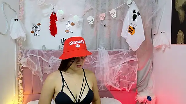 sukilove18 online show from 10.14.25