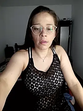 Isabella5 Brown  online show from 01.06.26