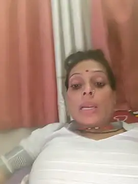 Snapshot of ISHANI-SINGH chatting on 10.26.25 ISHANI-SINGH online show from 10.26.25