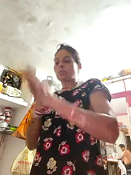 Snapshot of ISHANI-SINGH chatting on 10.27.25 ISHANI-SINGH online show from 10.27.25