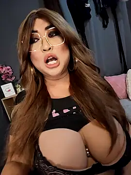 Snapshot of Mselegantjanina chatting on 10.19.25 Mselegantjanina online show from 10.19.25