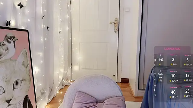 Snapshot of charlotte520 chatting on 09.30.25 charlotte520 online show from 09.30.25