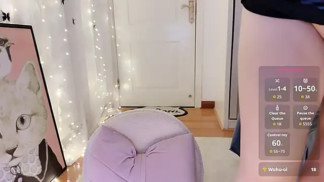 Snapshot of charlotte520 chatting on 10.06.25 charlotte520 online show from 10.06.25